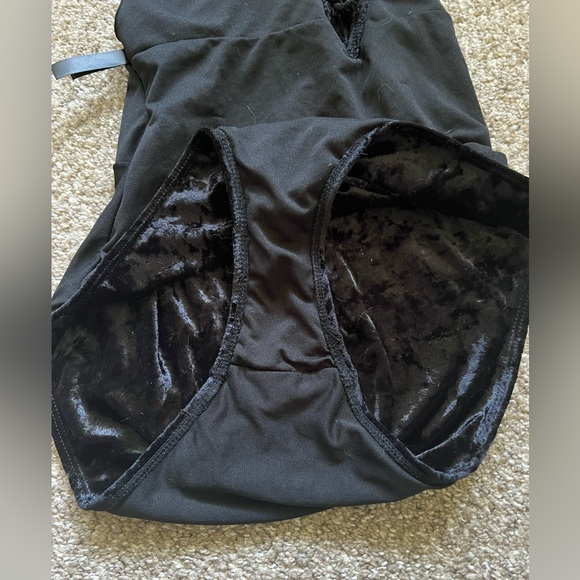 Hot Topic Black Crushed Velvet One Piece Swimsuit Bathing Suit Deep V-Neck Goth - Picture 10 of 13